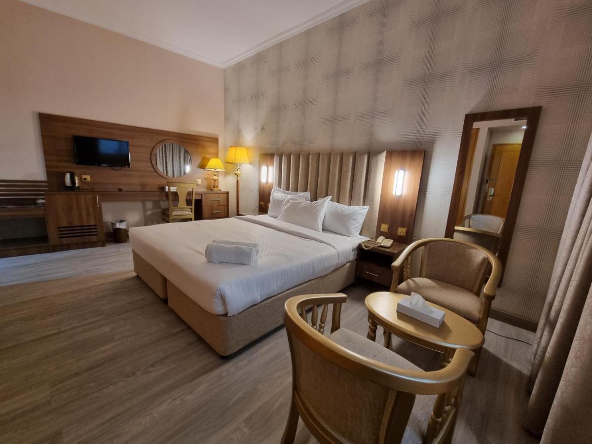 Hotel Bliss Square 3*